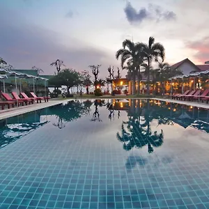 https://golden-bay-cottage.koh-lantahotels.net